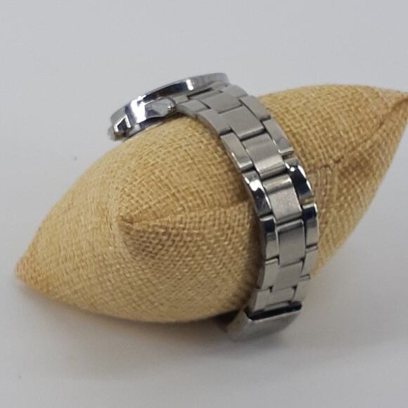 Women's Unbranded Wristwatch Silver Tone Analog Bracelet Style Band Career - Picture 5 of 12